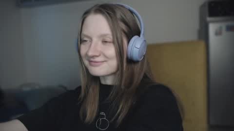 mollytucker online show from January 18, 12:04 pm