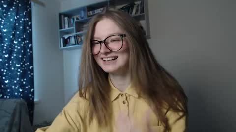 mollytucker online show from March 8, 12:20 pm