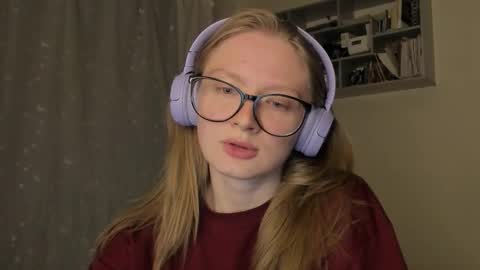 mollytucker online show from September 18, 3:14 pm