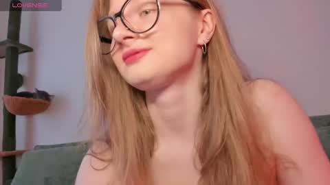 mollytucker online show from July 10, 2:19 pm