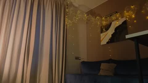 Molly online show from December 21, 12:12 pm