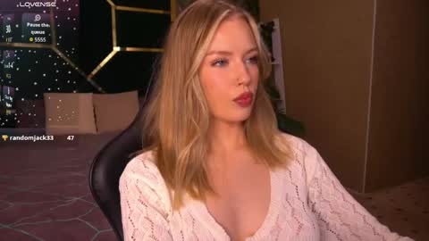 Snapshot of mollyymayy chatting on May 9, 12:16 am mollyymayy online show from May 9, 12:16 am