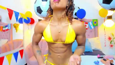 Snapshot of molyrestrepo chatting on June 29, 8:31 pm molyrestrepo online show from June 29, 8:31 pm