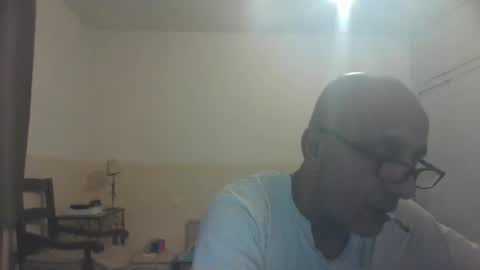 Snapshot of moment71200 chatting on December 31, 10:01 pm moment71200 online show from December 31, 10:01 pm