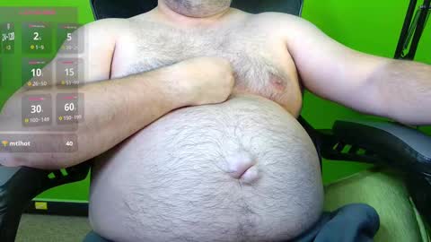 Snapshot of momentofs123 chatting on December 17, 5:40 am momentofs123 online show from December 17, 5:40 am