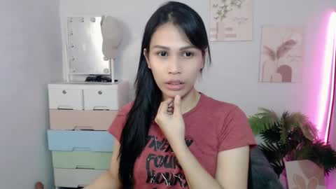Snapshot of momi_khem019 chatting on July 12, 12:29 pm MOMIKHEM online show from July 12, 12:29 pm