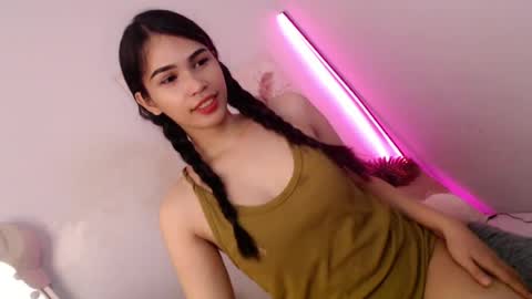 Snapshot of momi_khem019 chatting on July 22, 6:16 am MOMIKHEM online show from July 22, 6:16 am