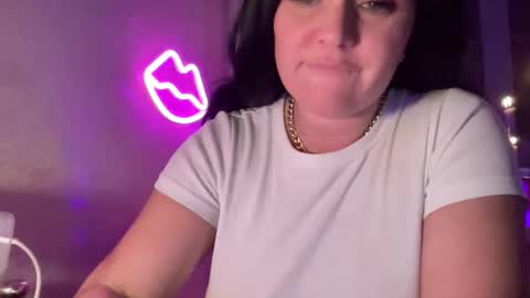 Rihanna online show from January 5, 5:27 pm