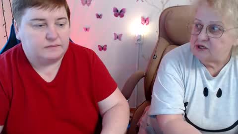 Snapshot of mommy99x chatting on March 2, 3:27 pm Mommy99X online show from March 2, 3:27 pm