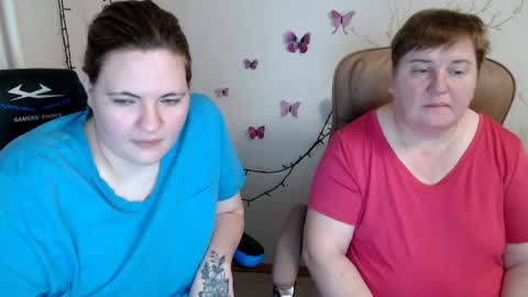 Snapshot of mommy99x chatting on March 5, 6:56 pm Mommy99X online show from March 5, 6:56 pm