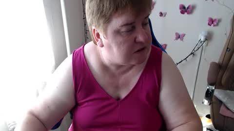 Snapshot of mommy99x chatting on March 8, 8:44 am Mommy99X online show from March 8, 8:44 am