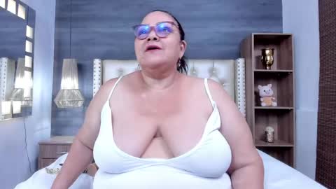 Snapshot of mommy_cute chatting on May 21, 9:16 am Jelitza online show from May 21, 9:16 am