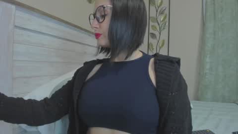Snapshot of mommyfuckmilf_ chatting on February 20, 12:15 pm Anny online show from February 20, 12:15 pm