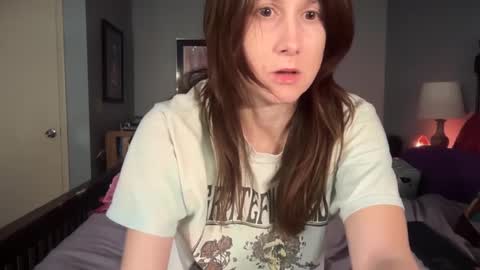 Snapshot of mommygoddessl chatting on October 6, 2:42 am Goddess L online show from October 6, 2:42 am