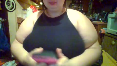 Snapshot of momnalexxie chatting on August 8, 2:57 am MommaLexxie online show from August 8, 2:57 am