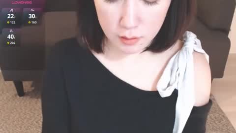 Momo online show from April 11, 10:30 am