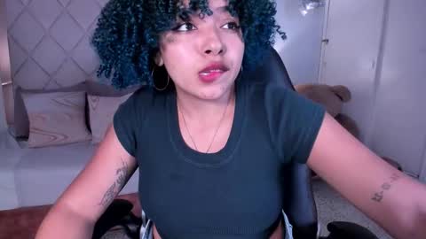 Snapshot of momo_ayasse chatting on November 24, 10:53 pm Momo online show from November 24, 10:53 pm