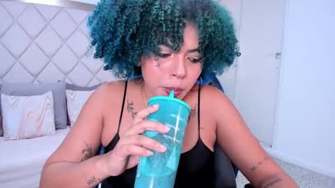 Snapshot of momo_ayasse chatting on November 25, 9:48 pm Momo online show from November 25, 9:48 pm