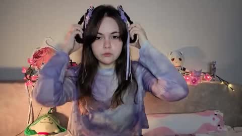 Snapshot of momomochi_ chatting on March 5, 6:37 pm Momo online show from March 5, 6:37 pm