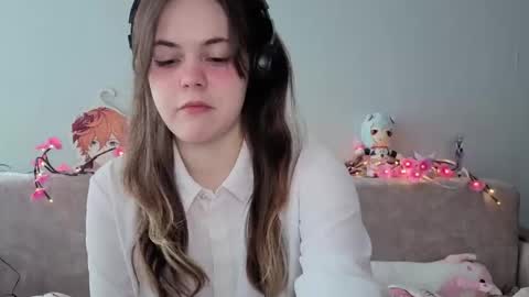 Snapshot of momomochi_ chatting on March 21, 2:38 am Momo online show from March 21, 2:38 am