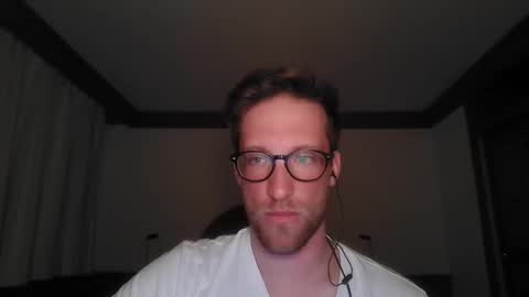 Snapshot of moms_little_monster chatting on November 5, 9:26 pm moms_little_monster online show from November 5, 9:26 pm