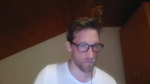 Snapshot of moms_little_monster chatting on November 11, 9:04 pm moms_little_monster online show from November 11, 9:04 pm