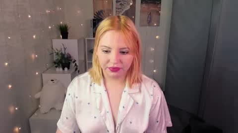 mon1ca_jones online show from October 27, 3:32 am