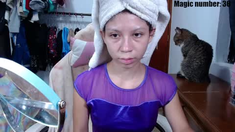 Snapshot of mon_belle chatting on May 5, 3:03 am Jessie online show from May 5, 3:03 am
