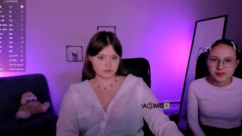 Mona  online show from September 29, 7:40 pm