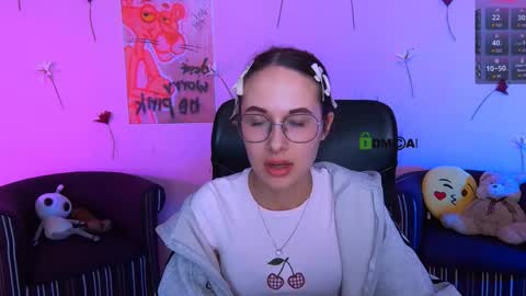 Mona  online show from May 24, 6:46 pm