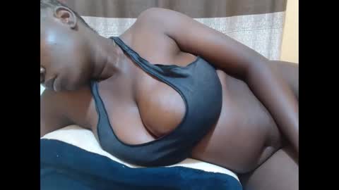 Snapshot of mona_lis chatting on March 15, 3:23 am mona online show from March 15, 3:23 am