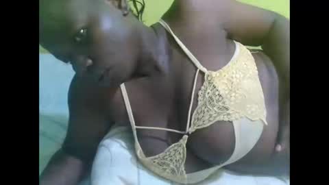 Snapshot of mona_lis chatting on May 9, 6:51 am mona online show from May 9, 6:51 am