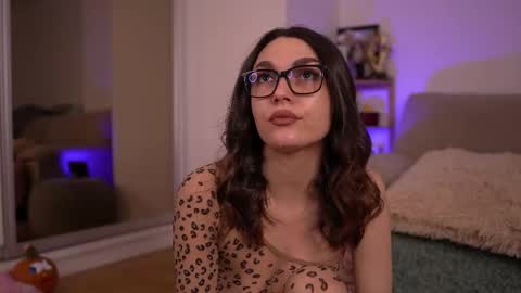 Mona Lisss online show from November 16, 1:28 pm