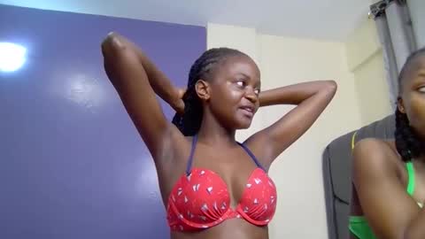 Snapshot of mona_luv1 chatting on October 2, 5:25 am Mona online show from October 2, 5:25 am