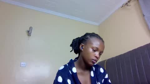 Snapshot of mona_luv1 chatting on October 12, 1:15 am Mona online show from October 12, 1:15 am