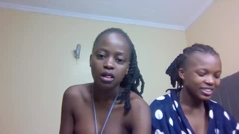 Snapshot of mona_luv1 chatting on October 14, 3:18 am Mona online show from October 14, 3:18 am