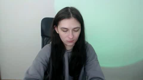 monakali online show from November 27, 8:49 am