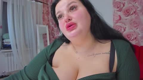 Snapshot of monasteel chatting on December 10, 7:16 am Monica online show from December 10, 7:16 am