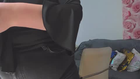 Snapshot of monasteel chatting on February 26, 12:47 pm Monica online show from February 26, 12:47 pm