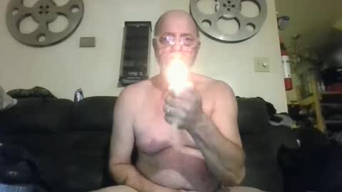 Snapshot of mondaymonday chatting on January 1, 3:24 pm mondaymonday online show from January 1, 3:24 pm