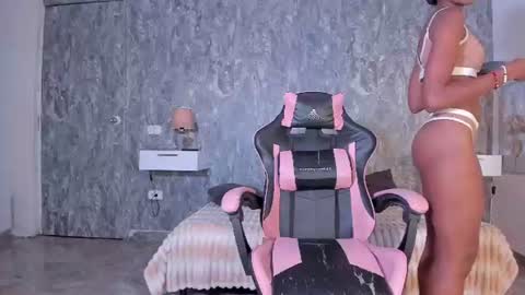 Snapshot of monica_jacksoon chatting on August 5, 9:17 pm monica_jacksoon online show from August 5, 9:17 pm