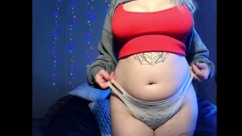 Snapshot of monica_lily chatting on February 14, 2:54 pm Monica online show from February 14, 2:54 pm