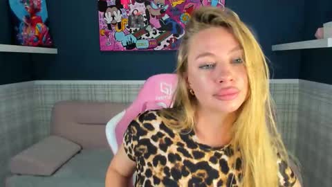 Snapshot of monica_rois chatting on November 13, 6:45 am Melissa online show from November 13, 6:45 am