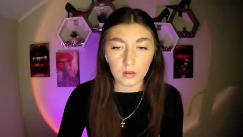 sweet girl and shine body online show from September 12, 7:52 am