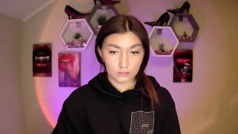 sweet girl and shine body online show from September 26, 10:08 am