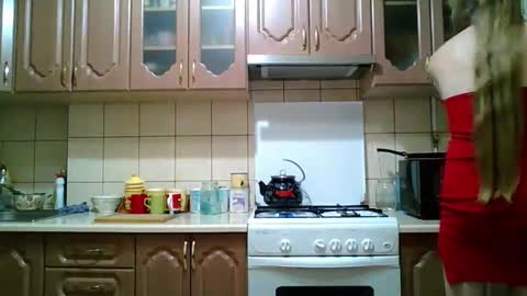 Monica online show from October 9, 9:02 pm