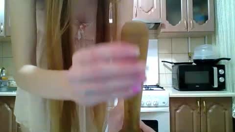 Monica online show from December 3, 10:41 pm