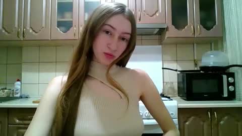 Monica online show from December 18, 8:59 pm