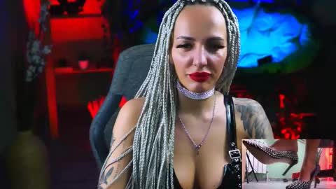 Snapshot of monicamaxwel chatting on February 17, 6:37 pm Monika online show from February 17, 6:37 pm