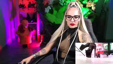 Snapshot of monicamaxwel chatting on October 21, 11:22 am Monika online show from October 21, 11:22 am